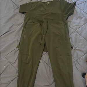 Chic Olive Jumpsuit with Pockets